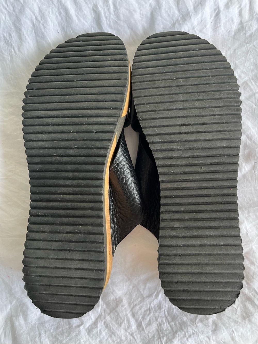 Sanita Tanja Clogs Slides Cross Cross Black Leather Sz 39 Black Wood EUC - Picture 6 of 7
